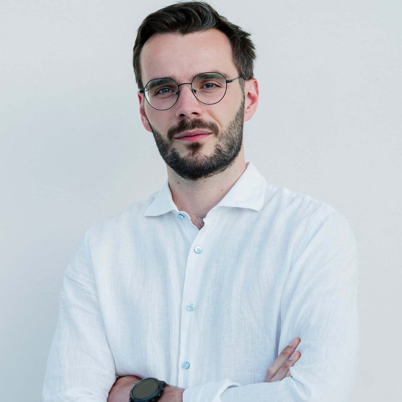 44ac83f8-8b30-44d3-8f1b-09f3eb15b672-presenter_photo-1000022233-a18521