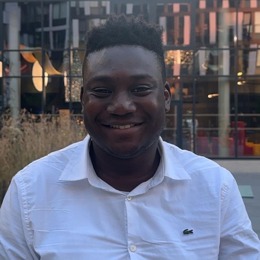 98c683d4-3880-43f7-9d8c-38751eec70dc-presenter_photo-my_photo-6bc013